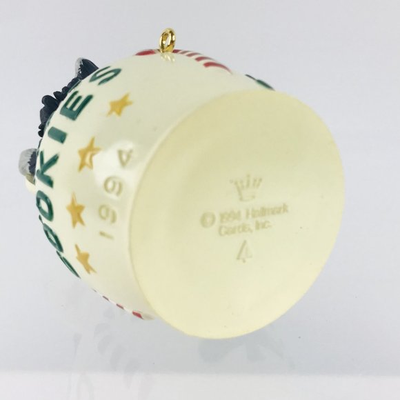 1994 Hallmark Keepsake "Cat Naps" Christmas Ornament Kittys Cookies Jar - Picture 3 of 7